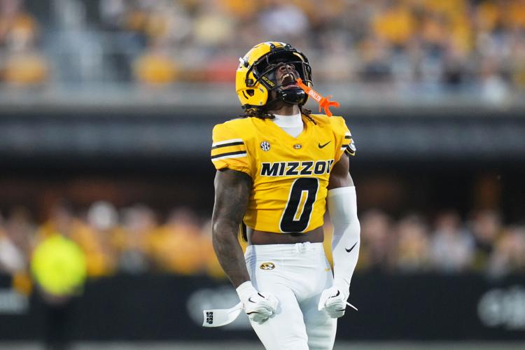 Pribula completes Missouri record 21 straight passes No 20 Tigers