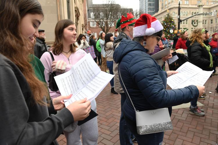 'Hallelujah Chorus' flash mob [photos] Entertainment