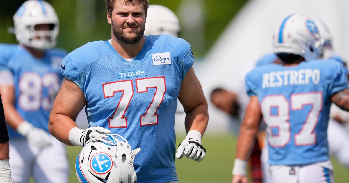 Titans aseguran a Peter Skoronski con una gran extensión como el guardia mejor pagado de la NFL