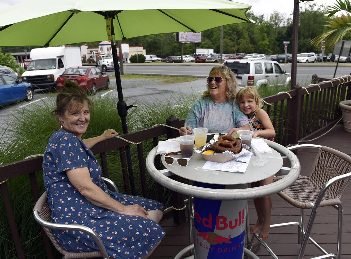 Outdoor Dining at The Deck in Ephrata