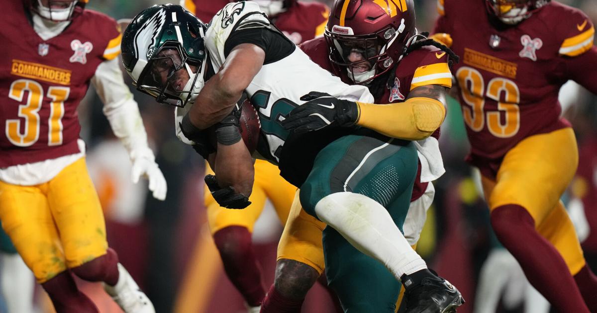 3 players are ejected after a brawl late in the Eagles' game against the Commanders | NFL | lancasteronline.com