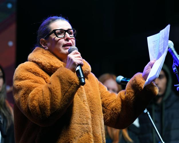 Holiday season kicks off with annual tree lighting in downtown