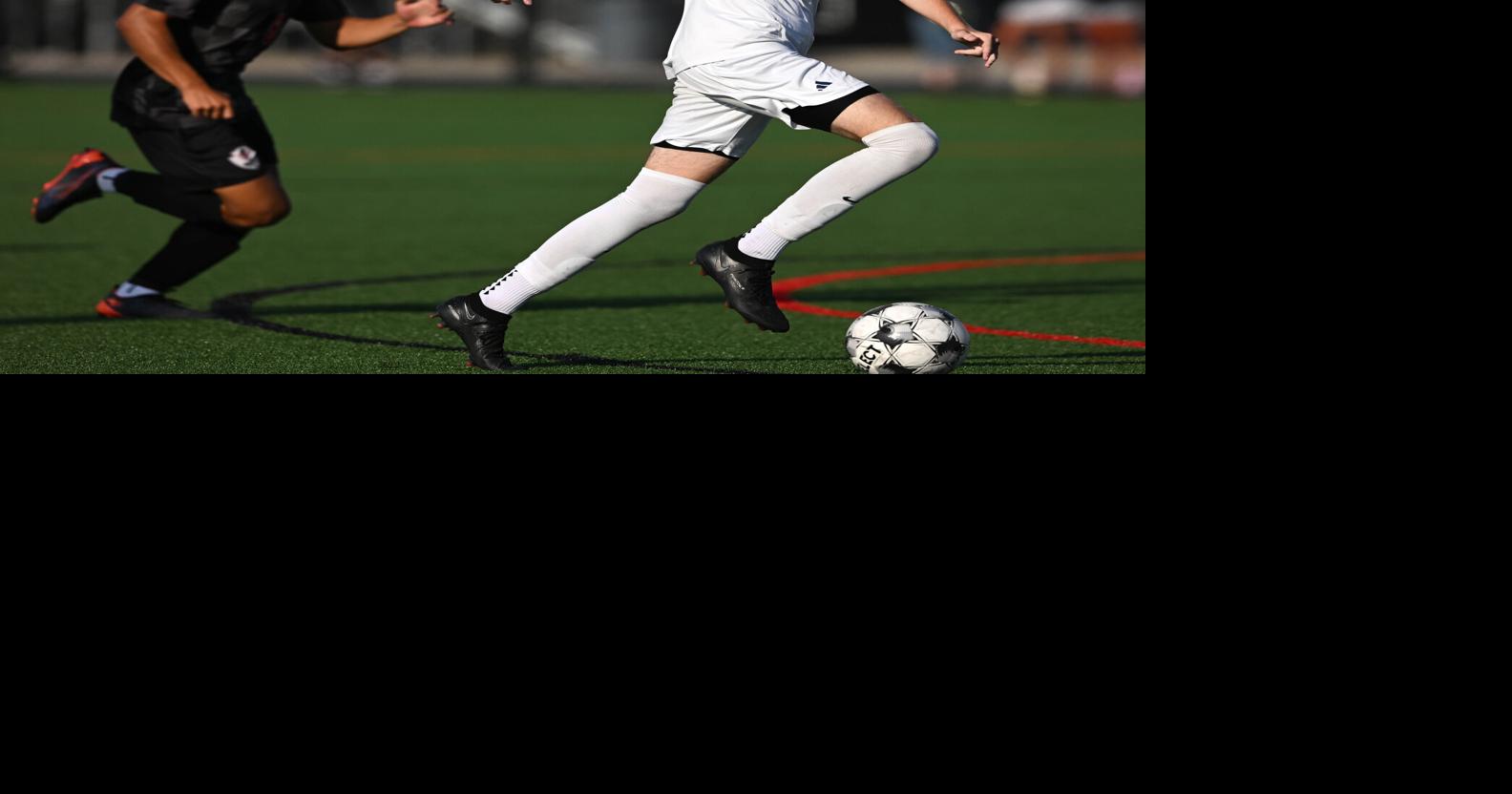 L-L League stands tall in District 3 Class 4A boys soccer tournament Oct 27, 2026