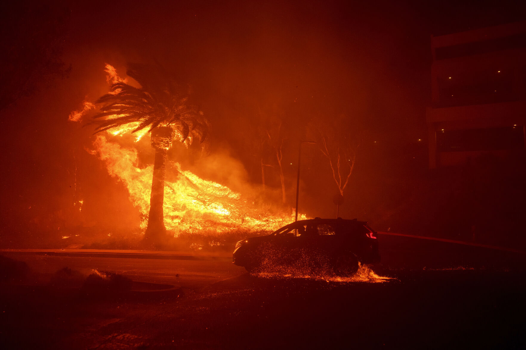 Fire Danger Diminishes In Southern California Even As Crews Continue To ...