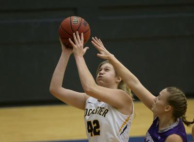 College Scene Township Grad Leslie Leads Way For Rochester