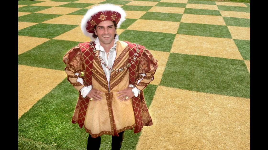 New royalty at the Renaissance Faire goodbye Elizabeth I