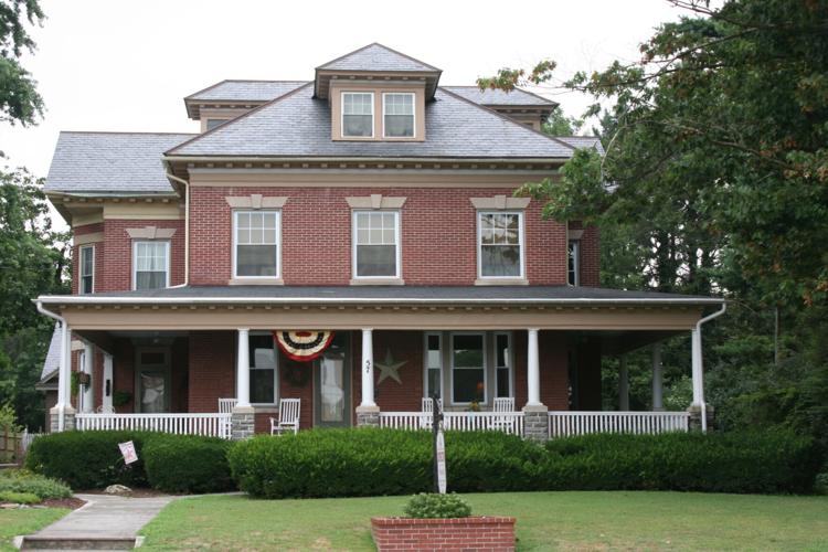Examples of Foursquare design style in Lancaster County and beyond ...