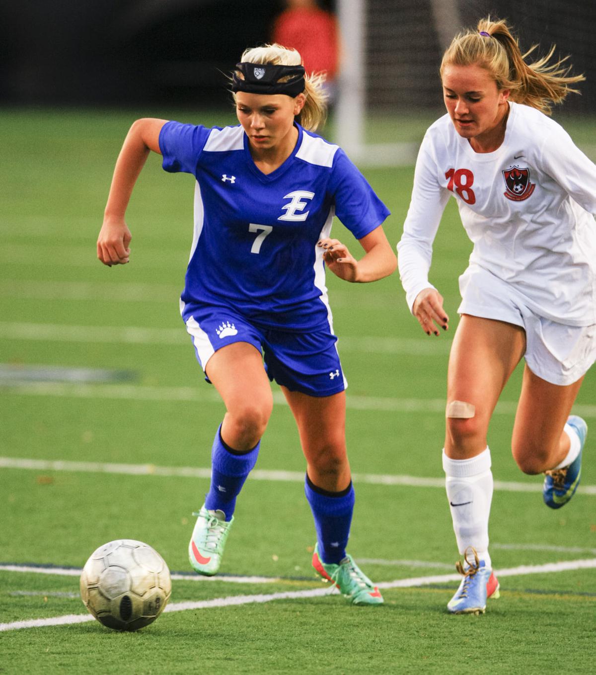 Elizabethtown girls' soccer team falls to powerhouse CV in district