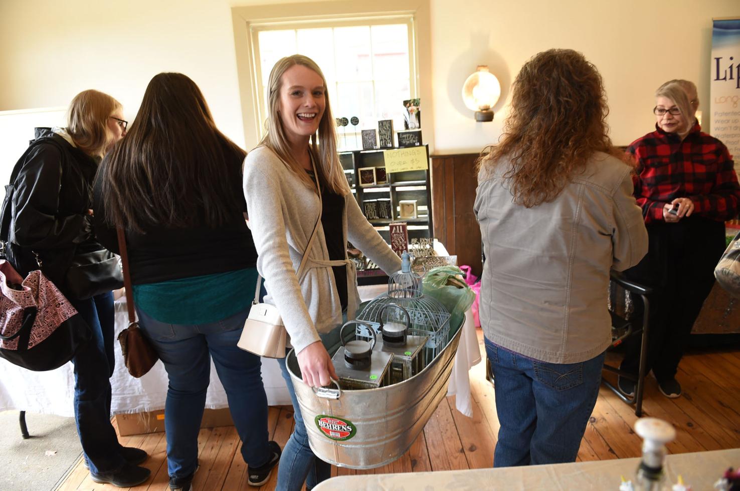 Wedding_Yard_Sale_007.jpg