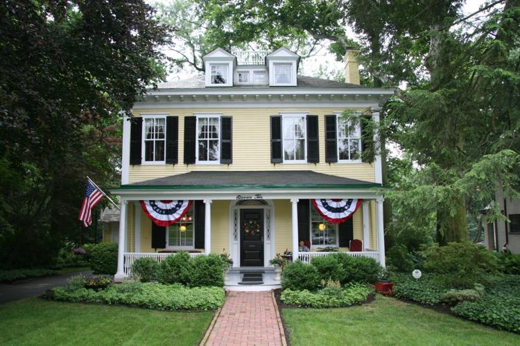 Examples of Foursquare design style in Lancaster County and beyond ...
