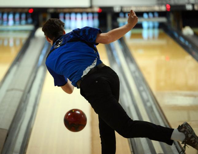 Lancaster Mennonite vs. Lampeter-Strasburg - L-L league bowling