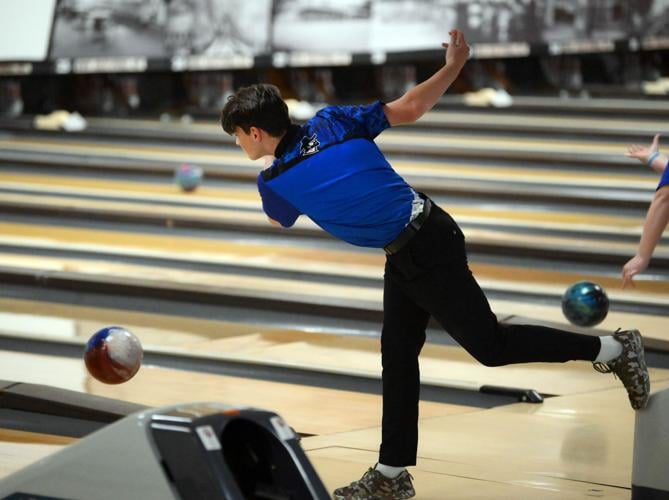 Lancaster Mennonite vs. Lampeter-Strasburg - L-L league bowling