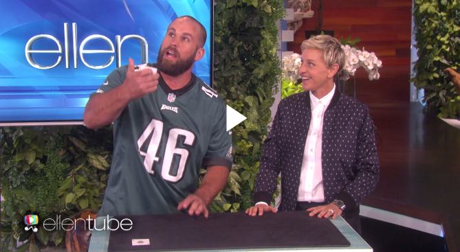 Eagles long snapper Jon Dorenbos performs magic trick on 'The