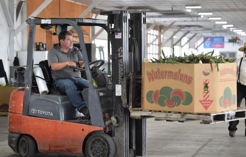 A day at Weaverland and Leola produce auctions [photo slideshow