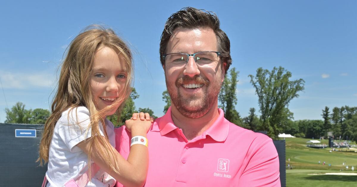 8 fashion looks at the US Women’s Open on Friday afternoon, from patterns to matching outfits 8 fashion looks at the US Women’s Open on Friday afternoon, from patterns to matching outfits