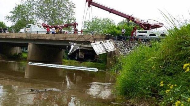 Police Loosened Lug Nuts Likely Led To Truck Crashing Into Creek Local News Lancasteronline Com