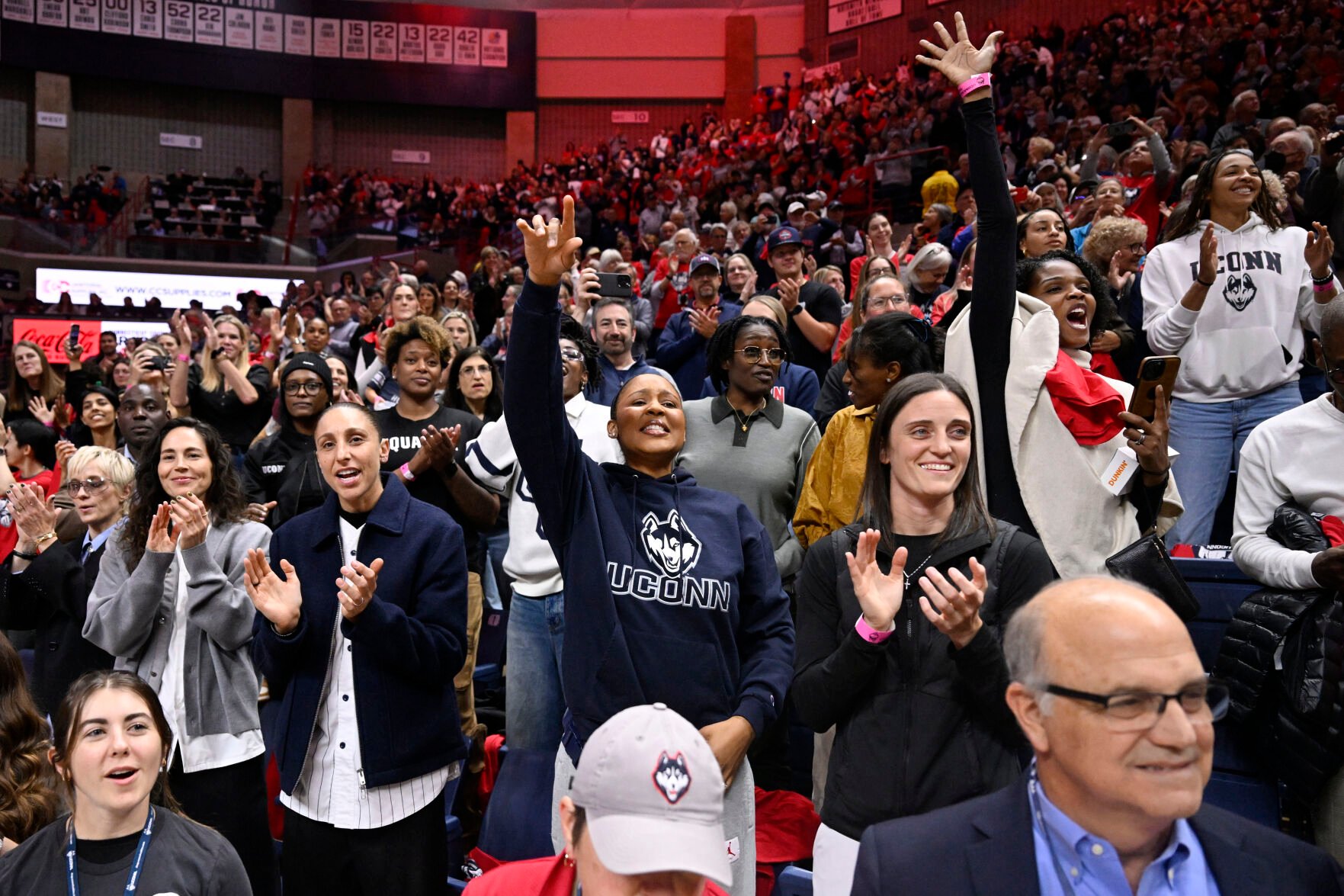 UConn Coach Geno Auriemma Breaks NCAA Wins Record, Getting 1,217th ...