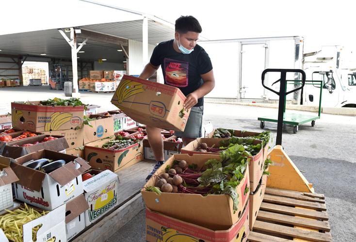 A day at Weaverland and Leola produce auctions [photo slideshow