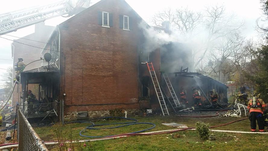 Firefighters battle 2-alarm house fire in Marietta | Local News ...