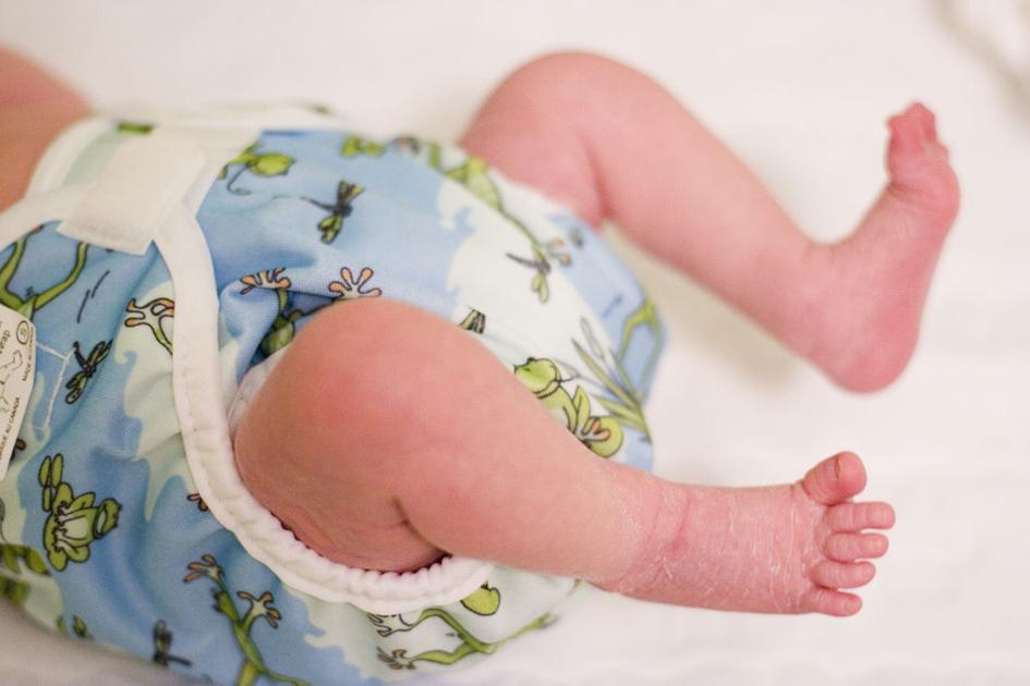 New parents' plan to raise baby without diapers astonishes ...