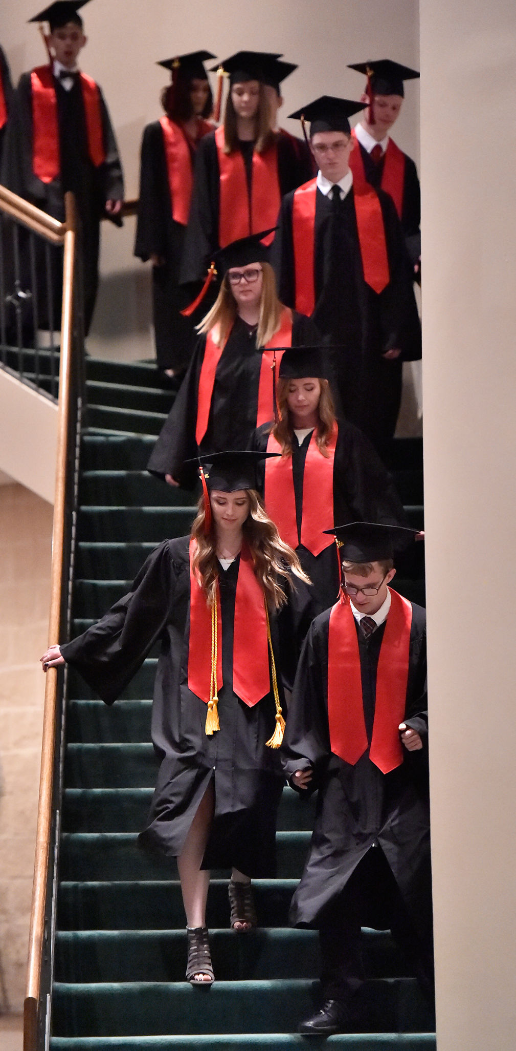 warwick graduation gown hire