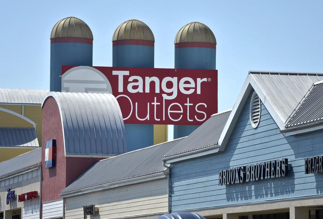 Old Navy to add Lancaster store at Tanger Outlets; 9 existing tenants