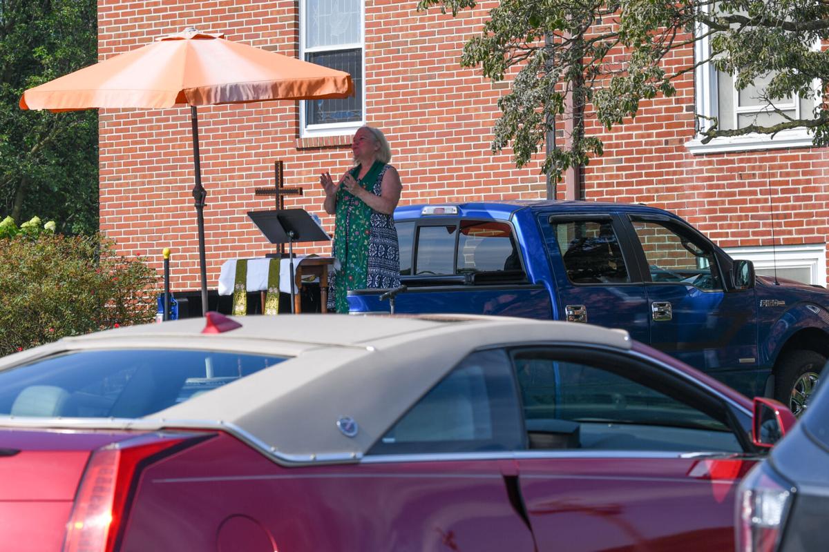 072620-CELC Drive In Church-5.jpg
