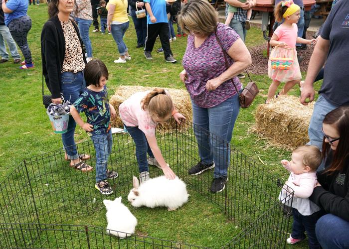 Terre Hill hosts Easter egg hunt [photos] Entertainment