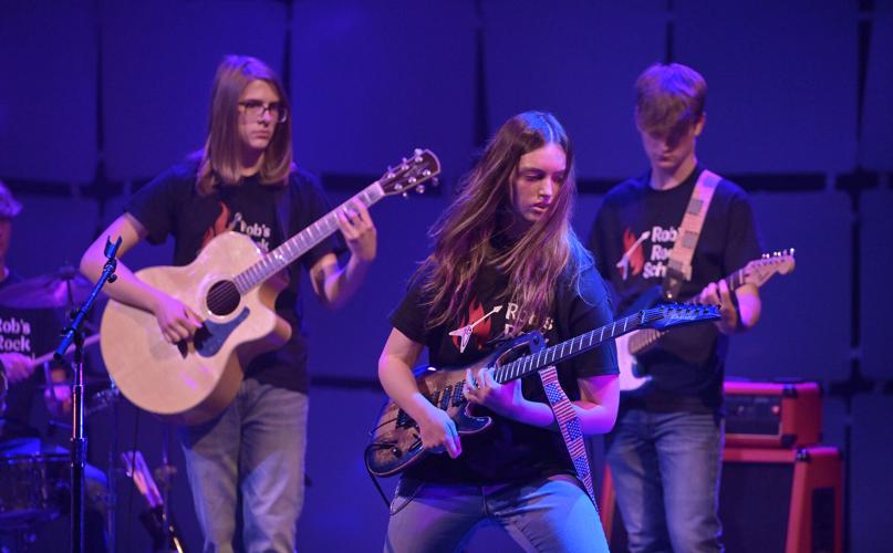 Rob's Rock School pays tribute to the music of Pink Floyd [photos ...