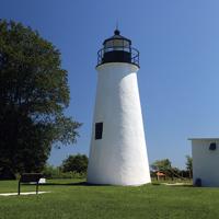 Find history, shopping, crab cakes near the water in North East, Maryland