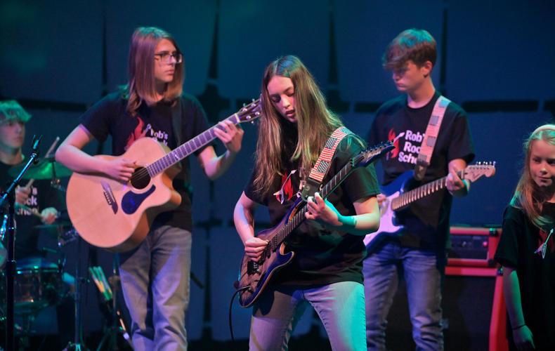Rob's Rock School pays tribute to the music of Pink Floyd [photos ...