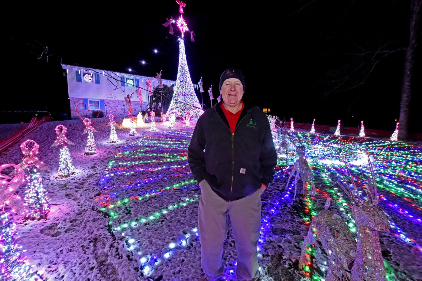Keeners Christmas 2022 Rapho Township Man Makes The Holidays Brighter For Struggling Families With  Christmas Light Display [Photos] | Life & Culture | Lancasteronline.com