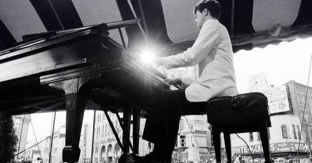 How pianist Van Cliburn came to play in Penn Square [The Scribbler] - Vimarsana News
