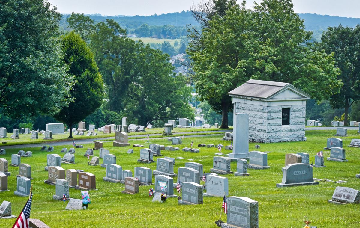 5 places to visit in Adamstown