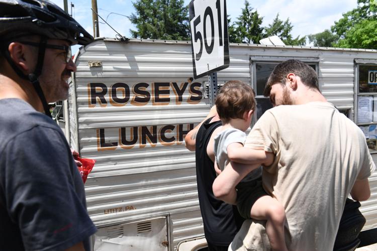 Roseys Lunch 005.jpg