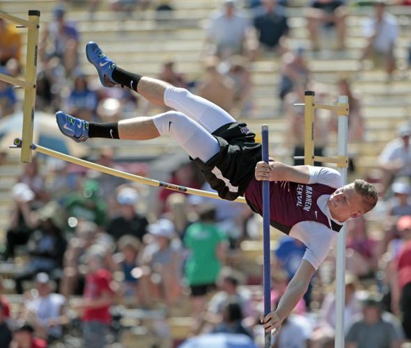 Manheim Township's Mackenzie Horn sets PIAA pole vault record in gold