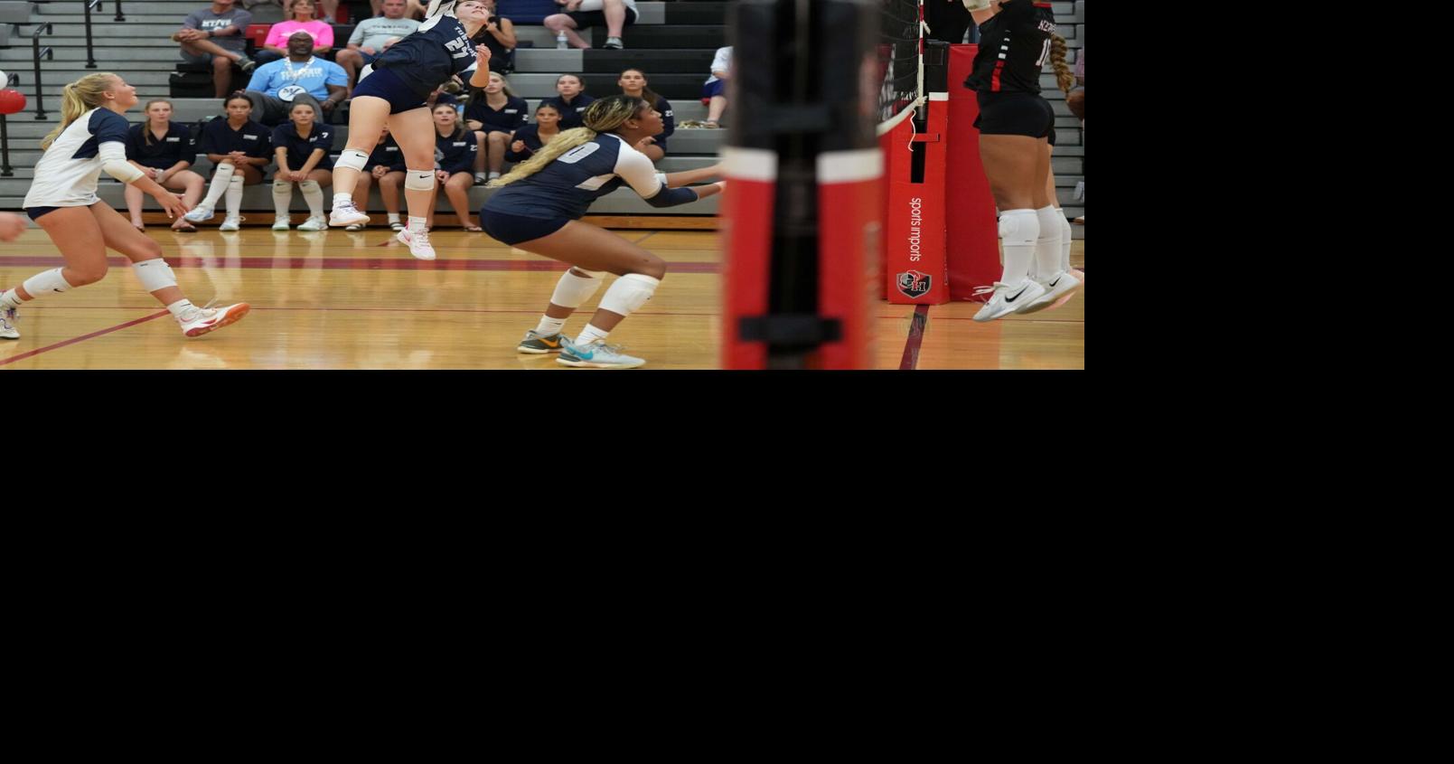 Manheim Township at Hempfield - L-L League girls volleyball [photos]