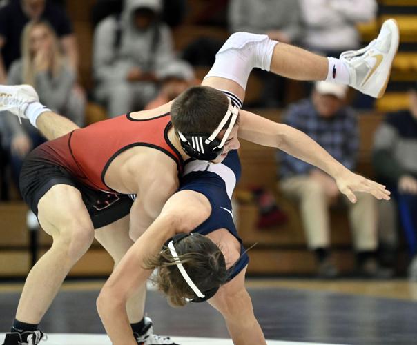 Brennan Zayek's win helps Manheim Township wrestlers top Warwick