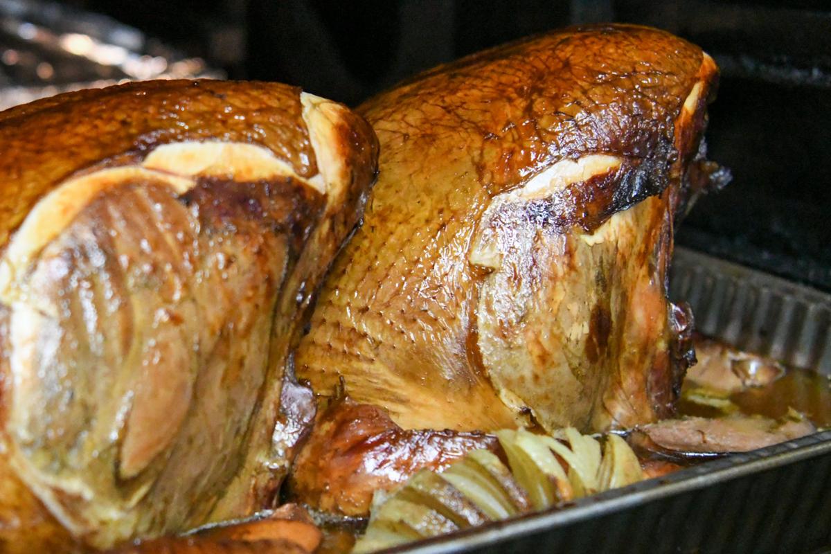 East Lampeter Twp Restaurant Thanks On Duty First Responders With Free Thanksgiving Meal Photos Local News Lancasteronline Com