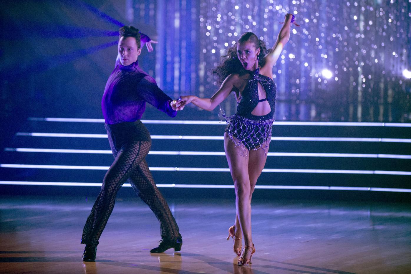 Johnny Weir chachas to respectable score in 'Dancing With the Stars