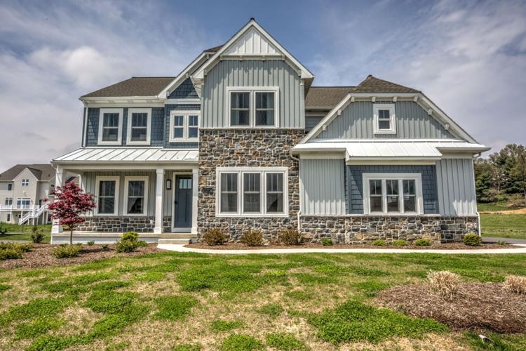 1035 Valley Crossing Drive, Lititz