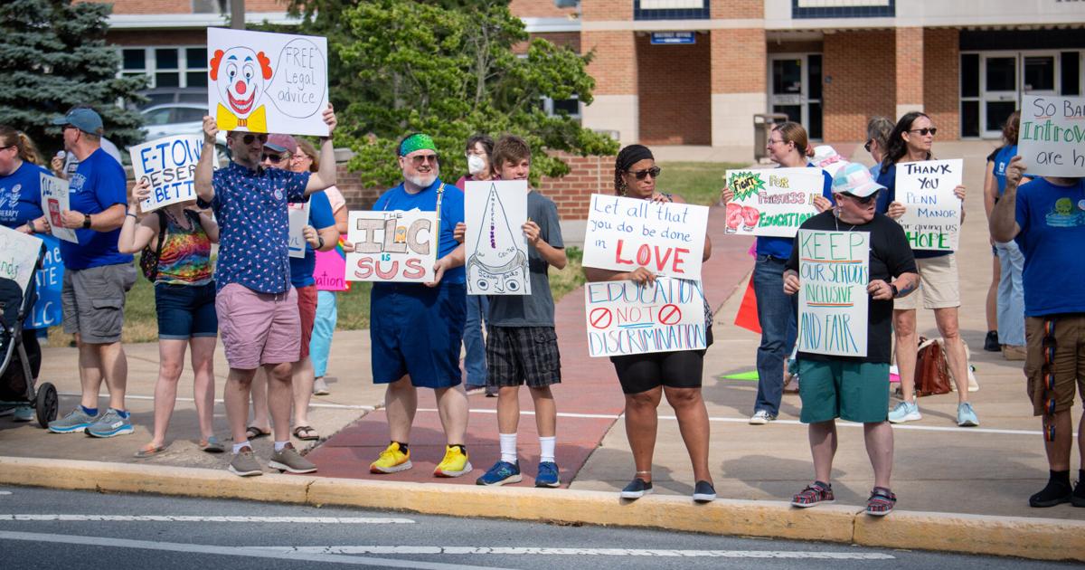Parents mull lawsuit against Elizabethtown district, board after