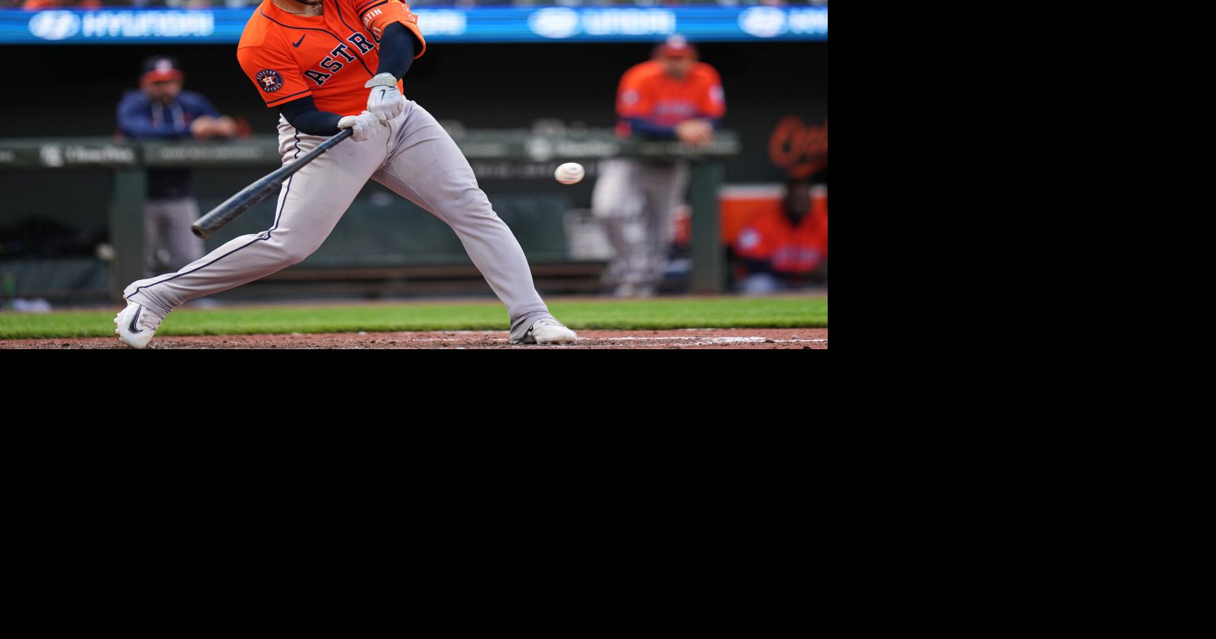Astros catcher Yainer Diaz sidelined by oblique injury, headed to the IL