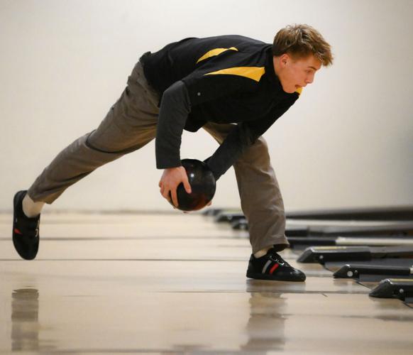 Lancaster Mennonite vs. Lampeter-Strasburg - L-L league bowling