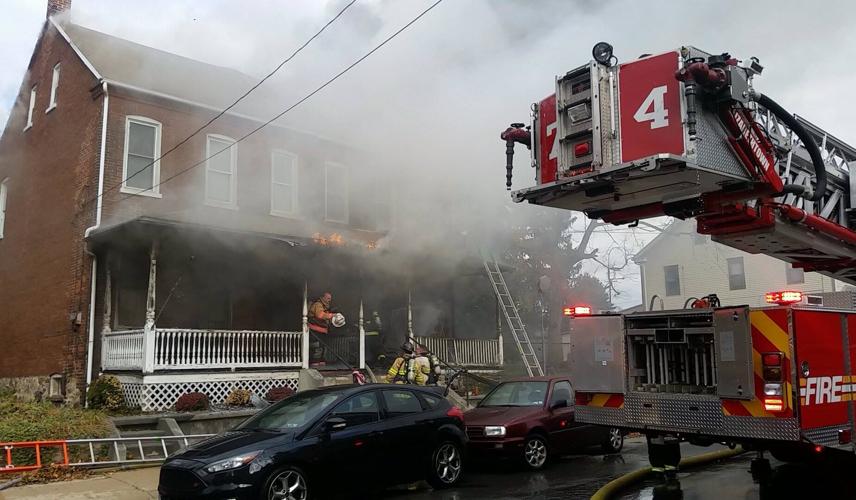 Firefighters battle 2-alarm house fire in Marietta | Local News ...