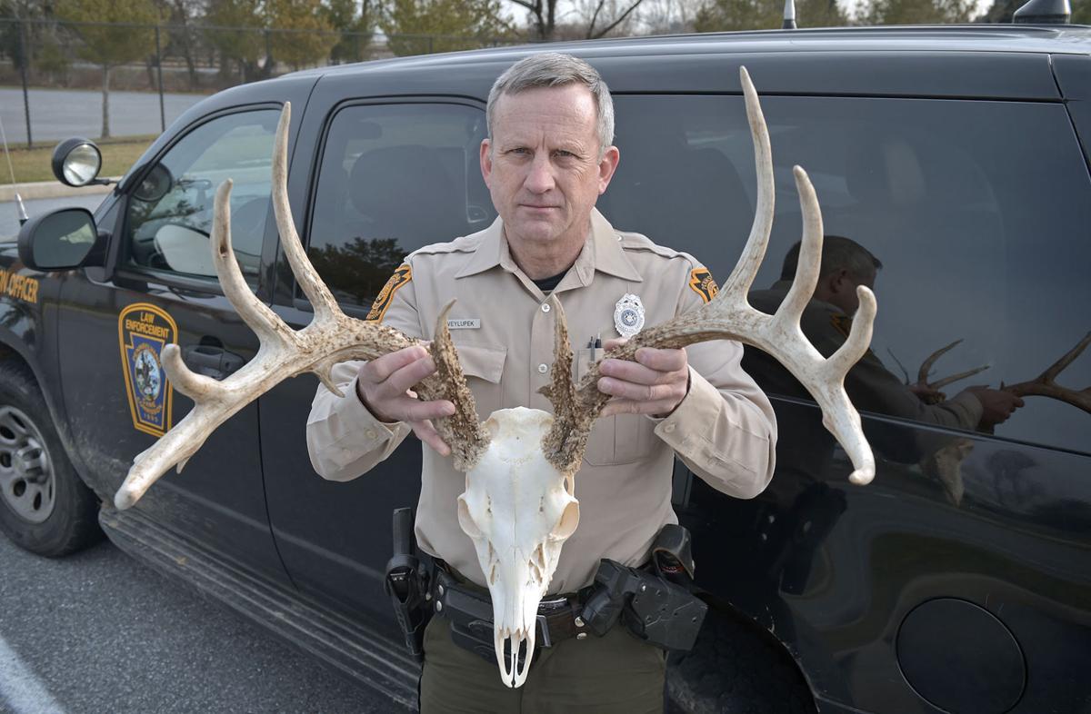 Hunter finds dead buck with massive 12point antlers in Lancaster