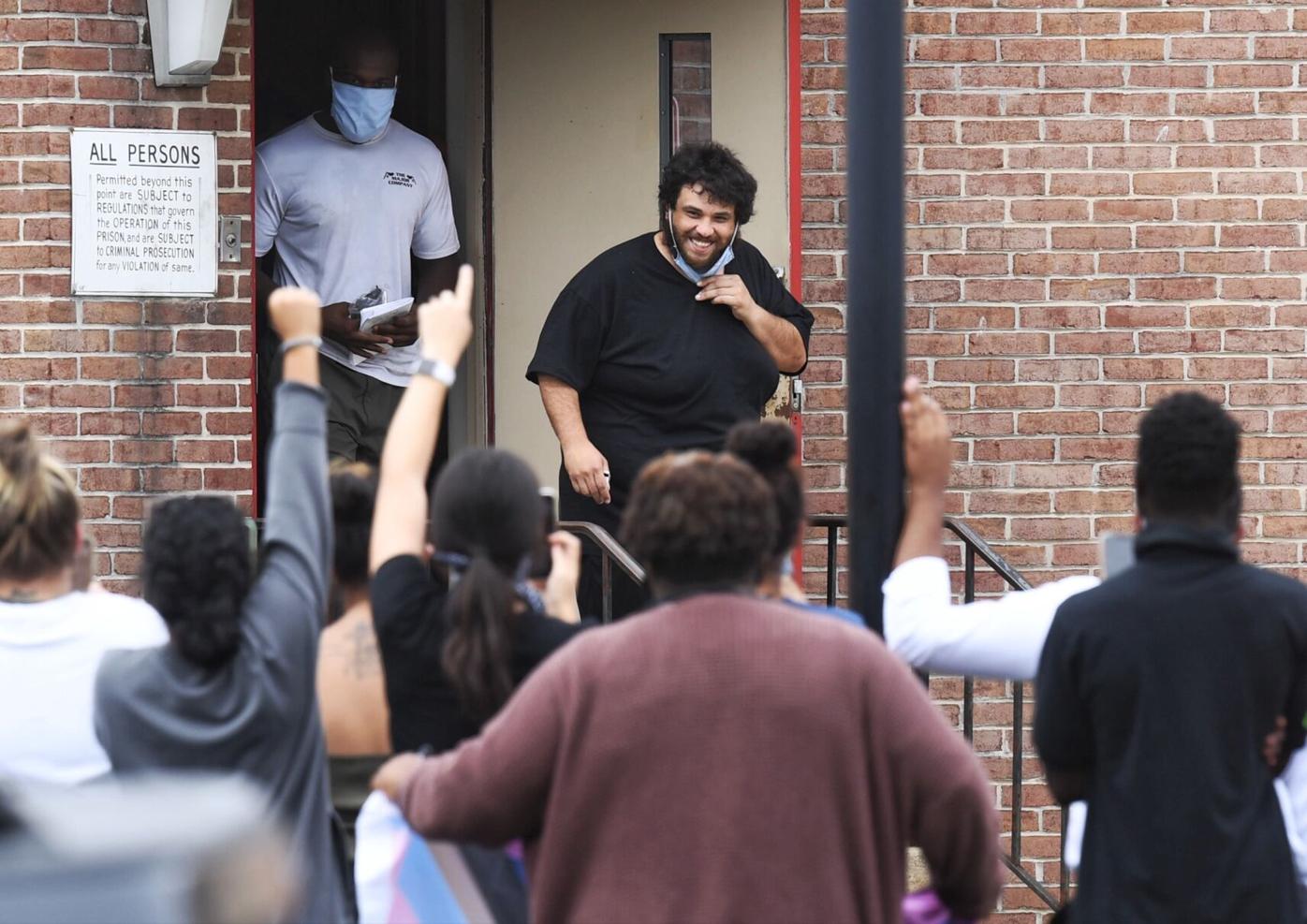 Davis and Montague bail