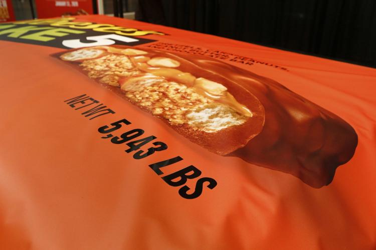 US chocolate giant Hershey's has unveiled a 'gold' bar made from caramel,  peanuts and pretzels and it sounds amazing