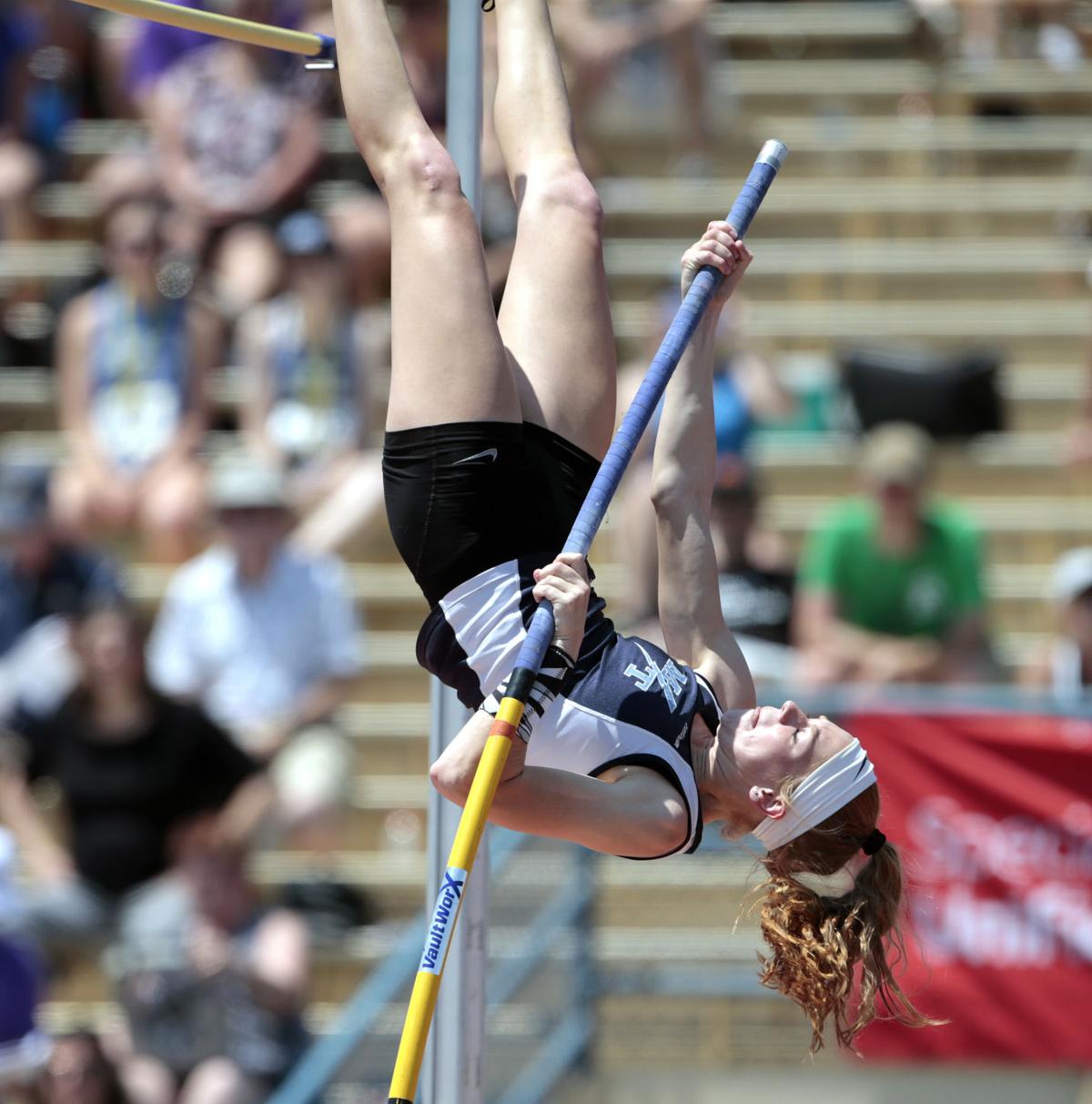 Manheim Township's Mackenzie Horn sets PIAA pole vault record in gold