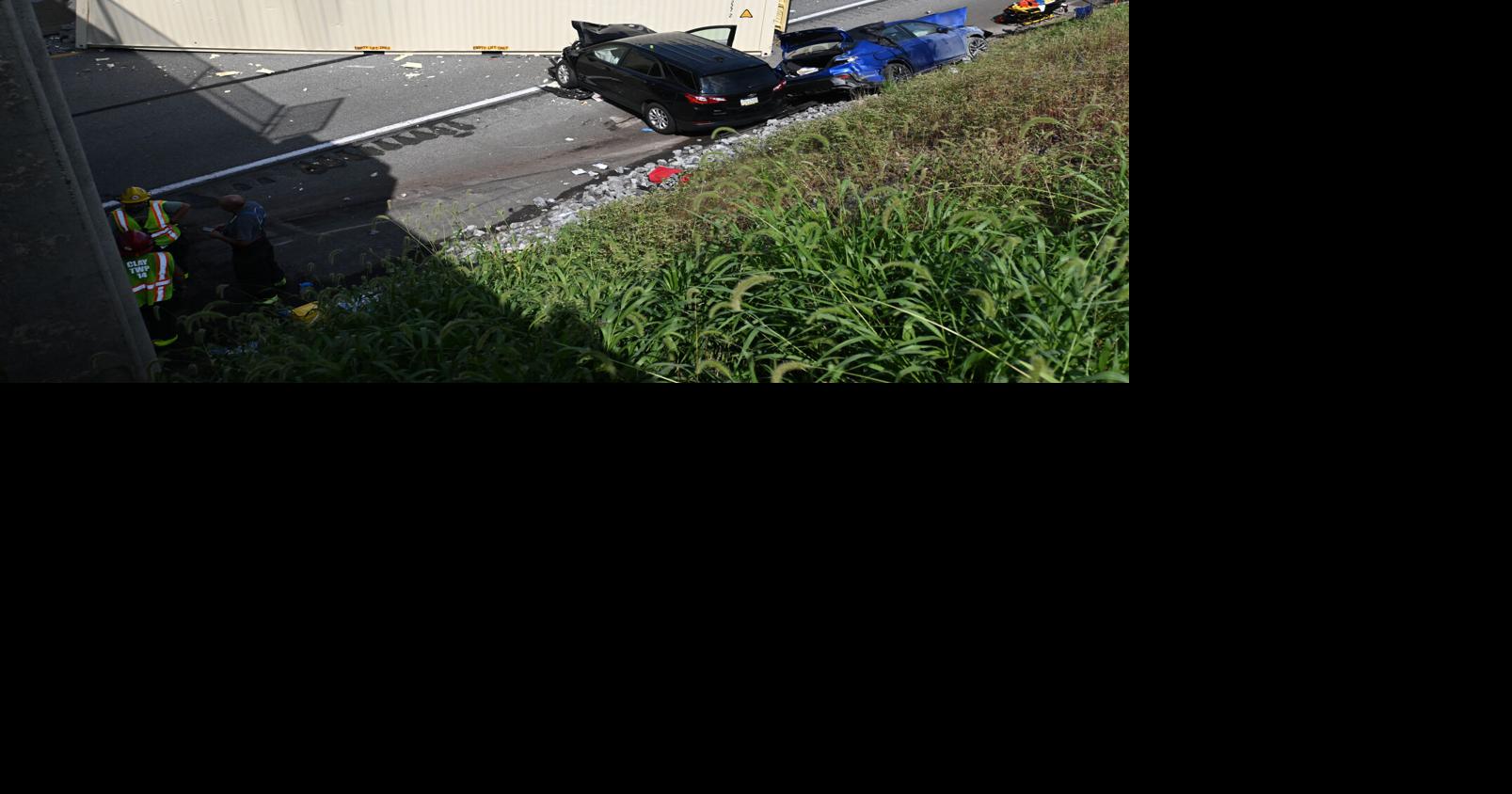 3 injured after tractor-trailer strikes turnpike bridge: state police